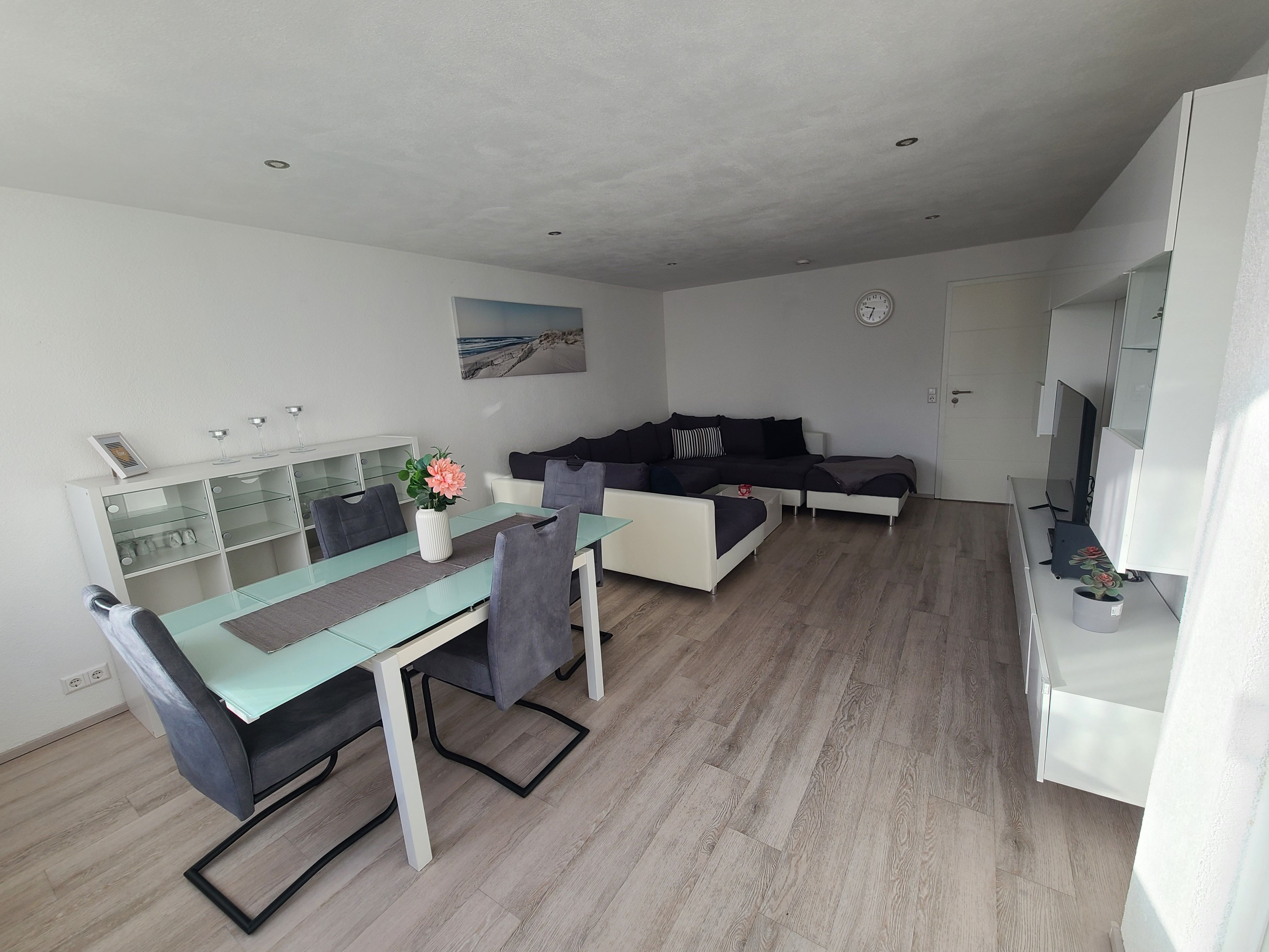 Modernly Furnished 3-Room Apartment With Loggia And Underground Parking Space In A Central Location - 2