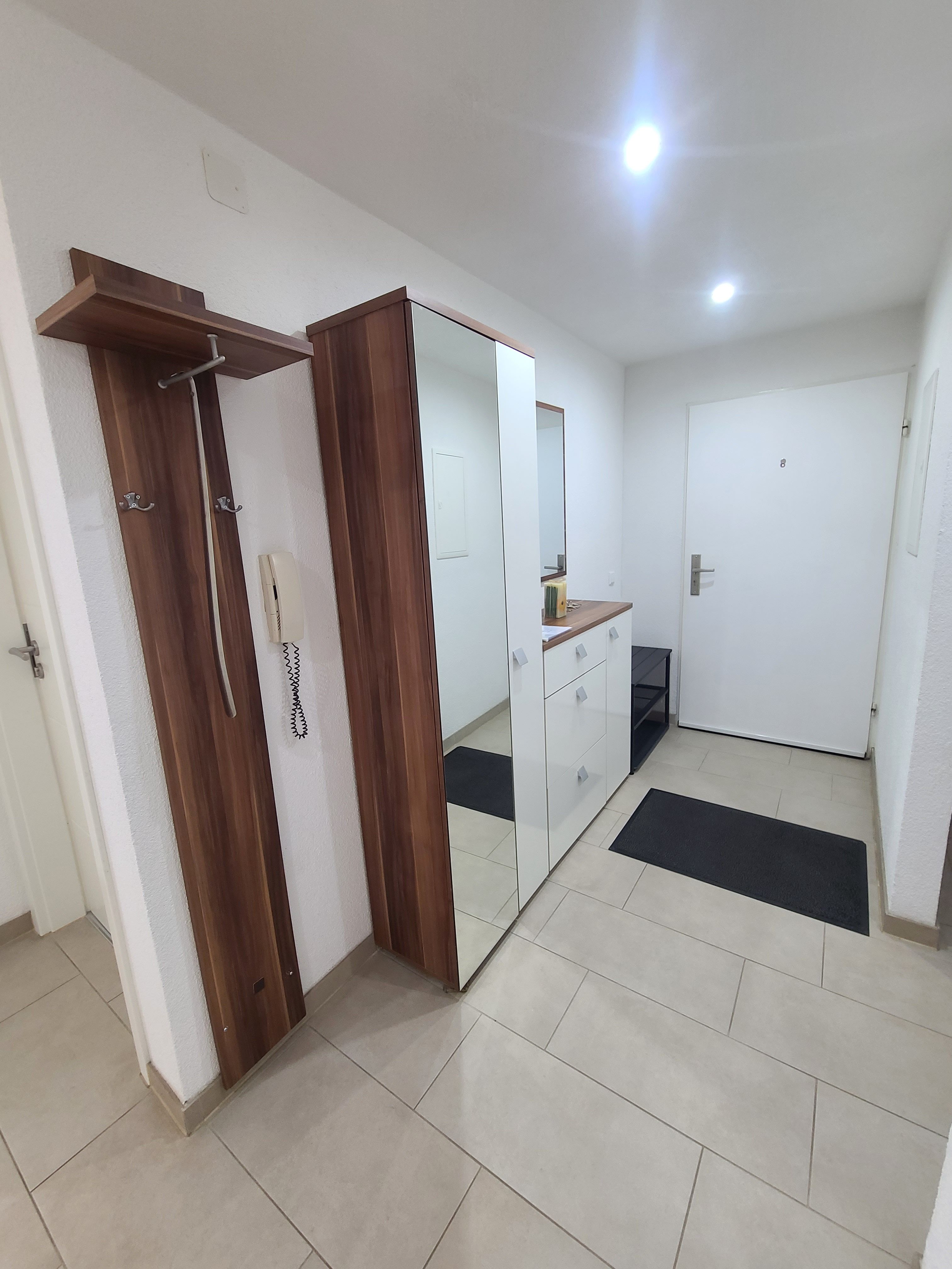 Modernly Furnished 3-Room Apartment With Loggia And Underground Parking Space In A Central Location - 7