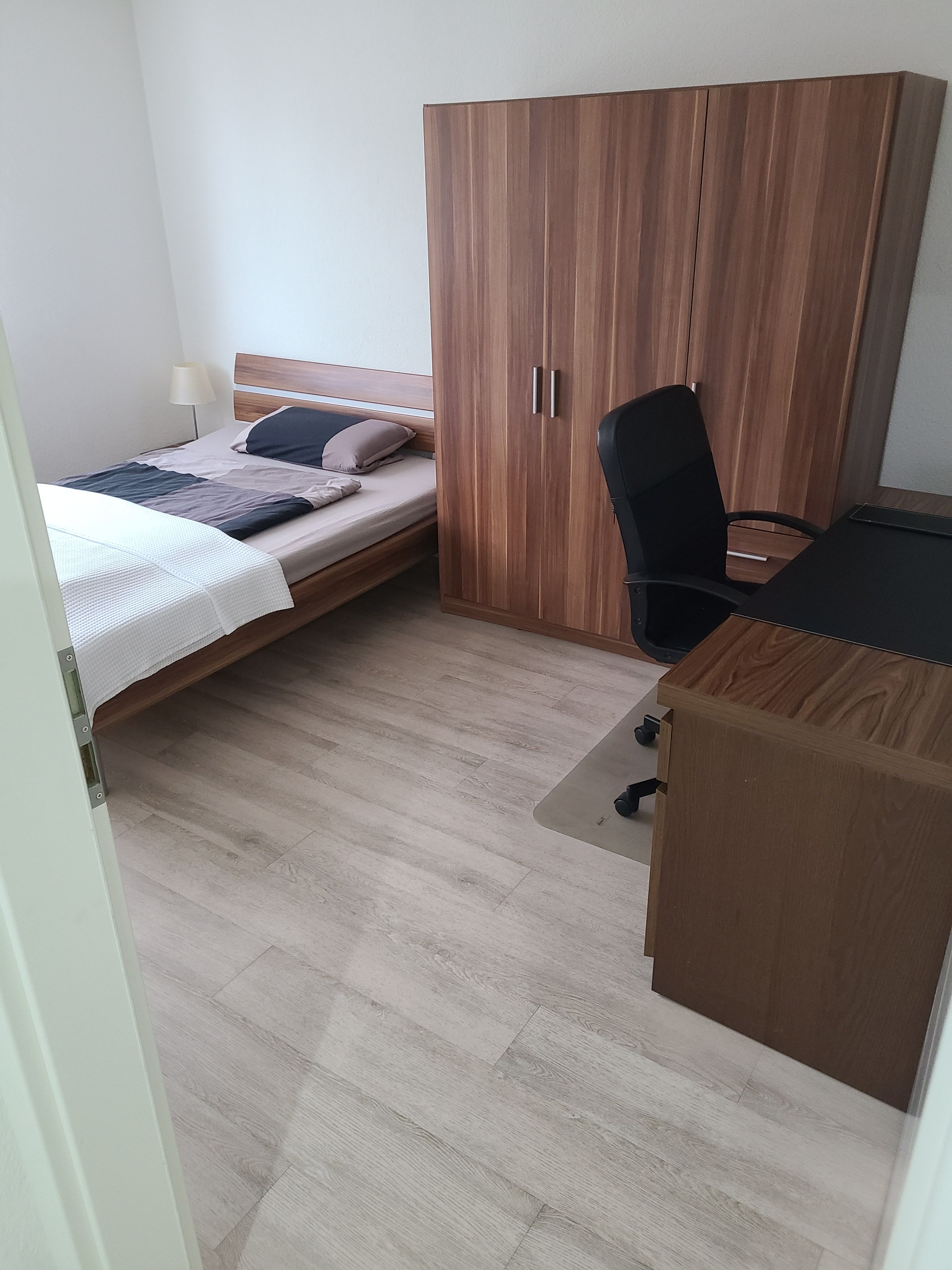 Modernly Furnished 3-Room Apartment With Loggia And Underground Parking Space In A Central Location - 5