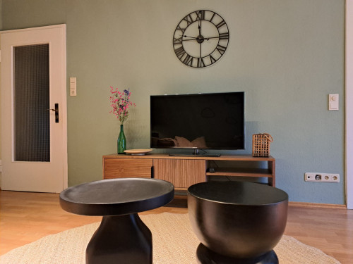 Unique 3-bedroom apartment with terrace & parking, 8 min on foot to ICE