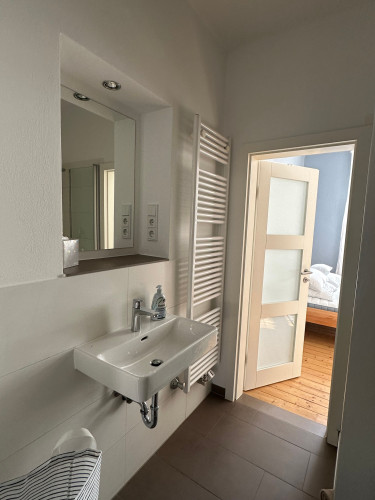 Bright & Quiet Apartment in Central Location with Excellent Transport Links