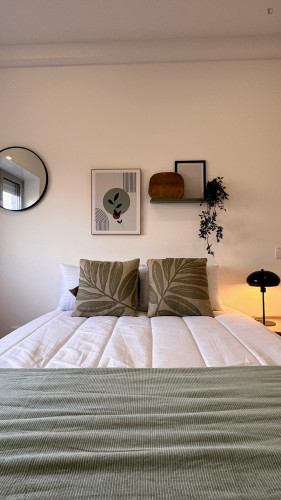 Welcoming Double Bedroom near Universidade de Coimbra