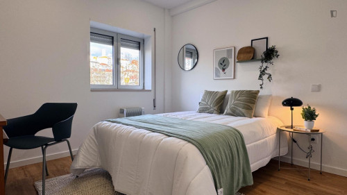 Welcoming Double Bedroom near Universidade de Coimbra