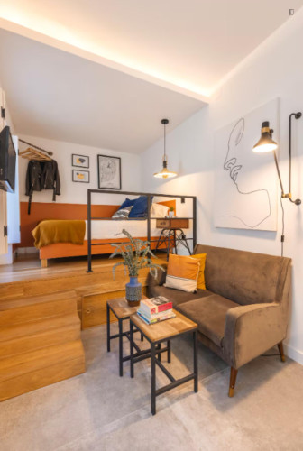 Inspiring Studio close to Santos Train Station