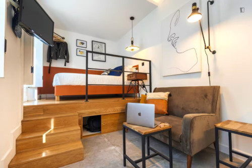 Inspiring Studio close to Santos Train Station