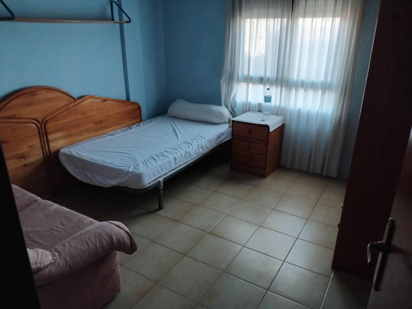 Nice Single Bedroom In Castellon De La Plana - 1