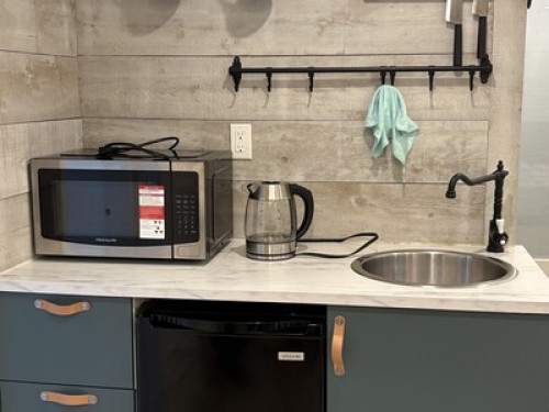 Private Ensuite Near BCIT&Entrance