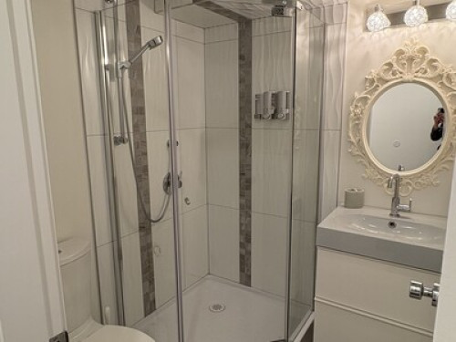 Private Ensuite Near BCIT&Entrance