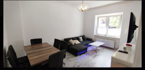 Fashionable, cozy loft in Wilmersdorf, 1st floor / raised ground floor in a historic building with 3-meter-high ceilings