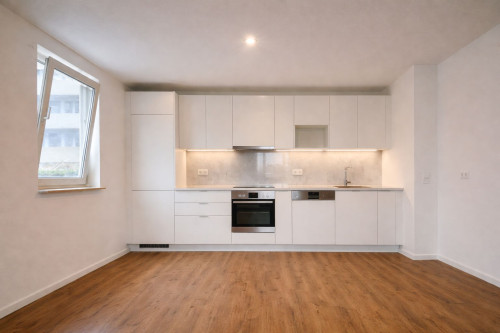 Modern 3.5-Room Apartment with Balcony in Offenbach City Center - Gallery - 12