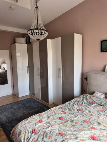 Family-Friendly Rooftop Apartment with Balcony & Child’s Room – 83 sqm in Berlin-Niederschönhausen