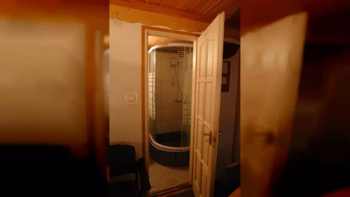 Bed for rent in 6-bedded bedroom in Budapest