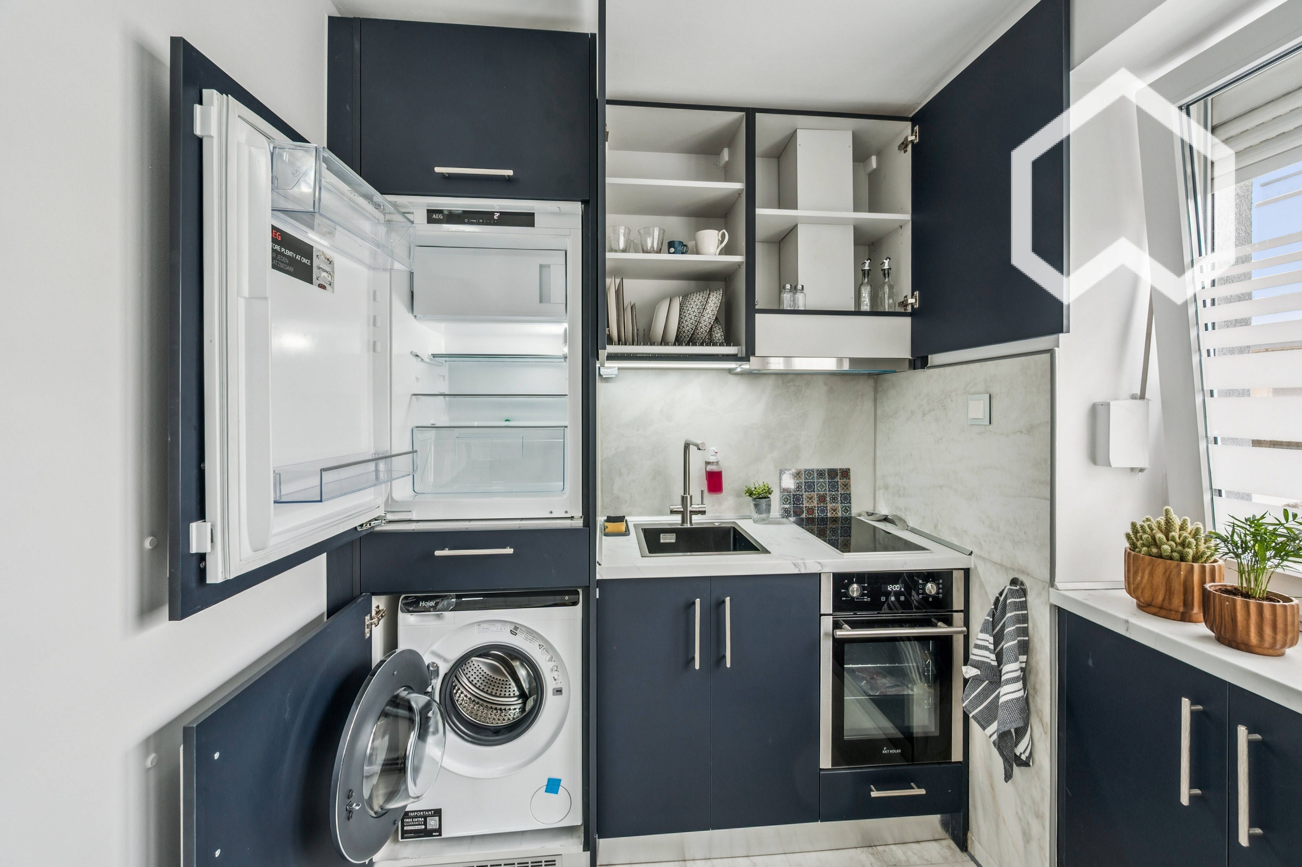 Bright Studio Apartment On Simbacherstraße, Just A Short Walk From Ostbahnhof. - 1