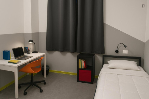 Single Bedroom in a Student Residence In Bologna