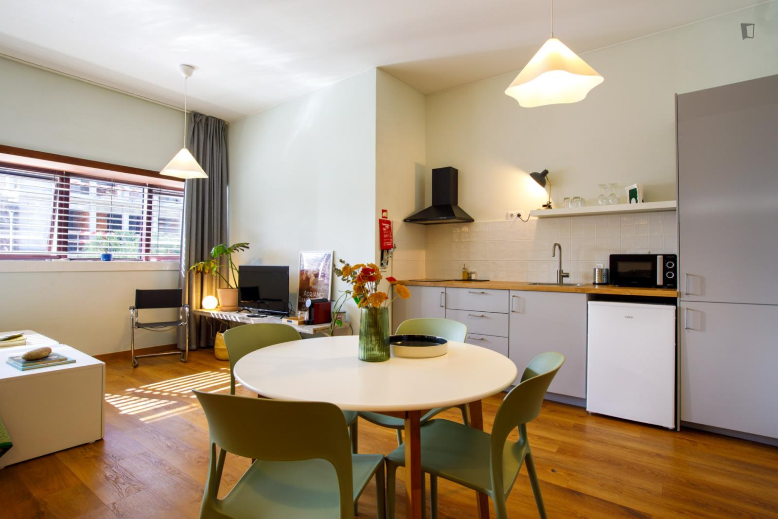  Modern Studio With AC, Elevator Fast Wi-Fi Near Metro And Praça Da República  -  Modern Studio with AC, Elevator Fast Wi-Fi near Metro and Praça da República  - Gallery -  1