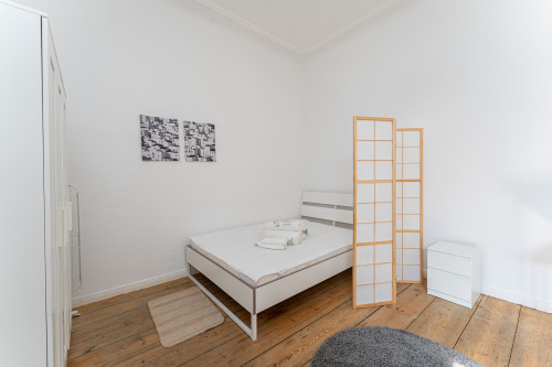Perfect flat in alternative and unconventional Friedrichshain