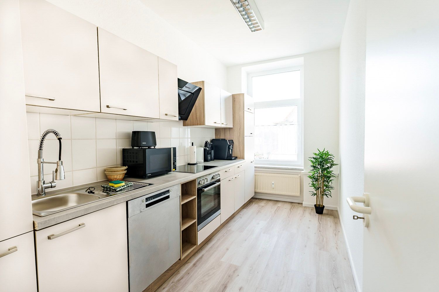 Modern Apartment For Up To 5 Guests | Wi-Fi, Parking & Coffee Machine - Modern Apartment for Up to 5 Guests | Wi-Fi, Parking & Coffee Machine - Gallery - 18