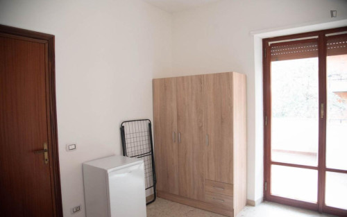Appealing single bedroom in Giuliano-Dalmata
