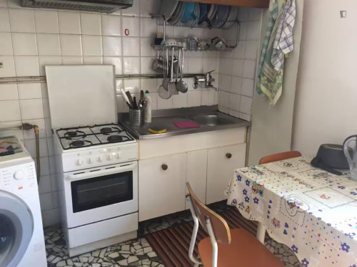 Spacious single bedroom well connected to the city center