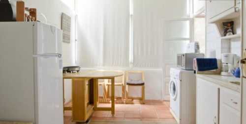 Nice bedroom next to Laranjeiras metro station