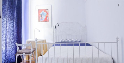 Nice bedroom next to Laranjeiras metro station