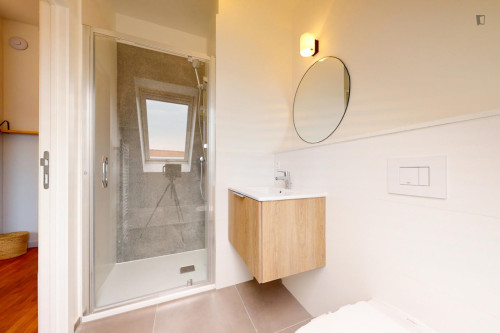 Cosy ensuite single bedroom near Schuman metro - Gallery - 2