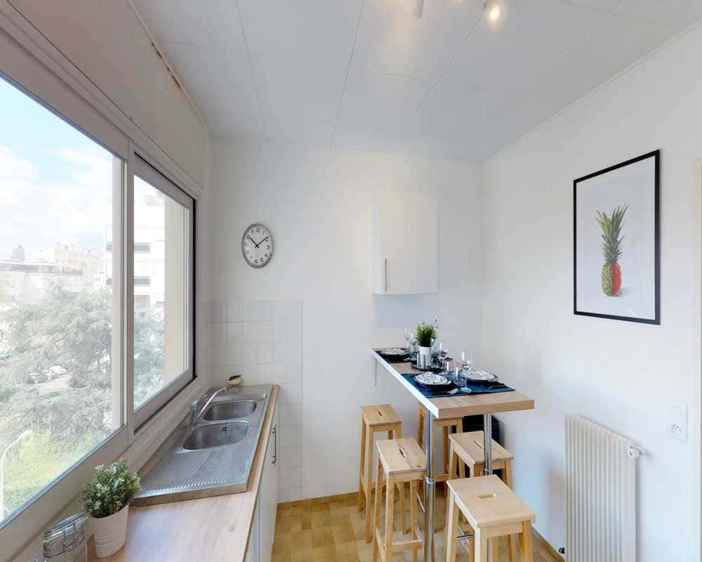  5 Bedrooms - 2 Bathrooms  -  Chambre dans le rue Marius Berliet  - Gallery -  3