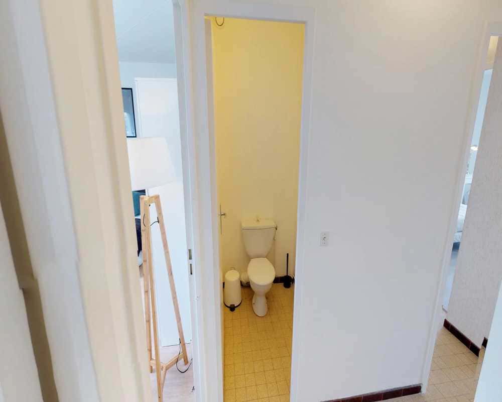  5 Bedrooms - 2 Bathrooms  -  Chambre dans le rue Marius Berliet  - Gallery -  2