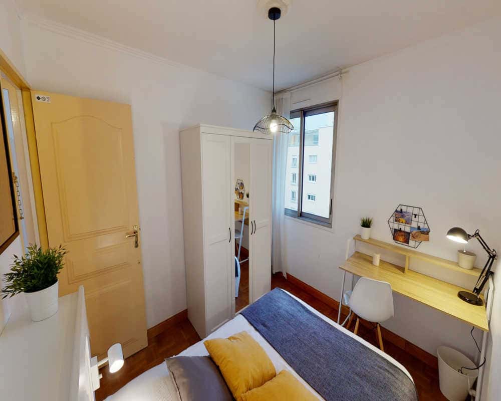 5 Bedrooms - 2 Bathrooms  -  Chambre dans le rue des Trois Pierres  - Gallery -  7