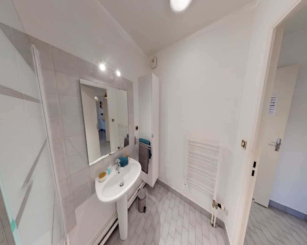 3 Bedrooms - 1 Bathroom - Chambre dans le Rue Ternois - Gallery - 10