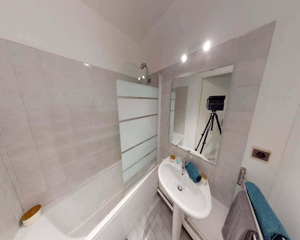  3 Bedrooms - 1 Bathroom  -  Chambre dans le Rue Ternois  - Gallery -  2