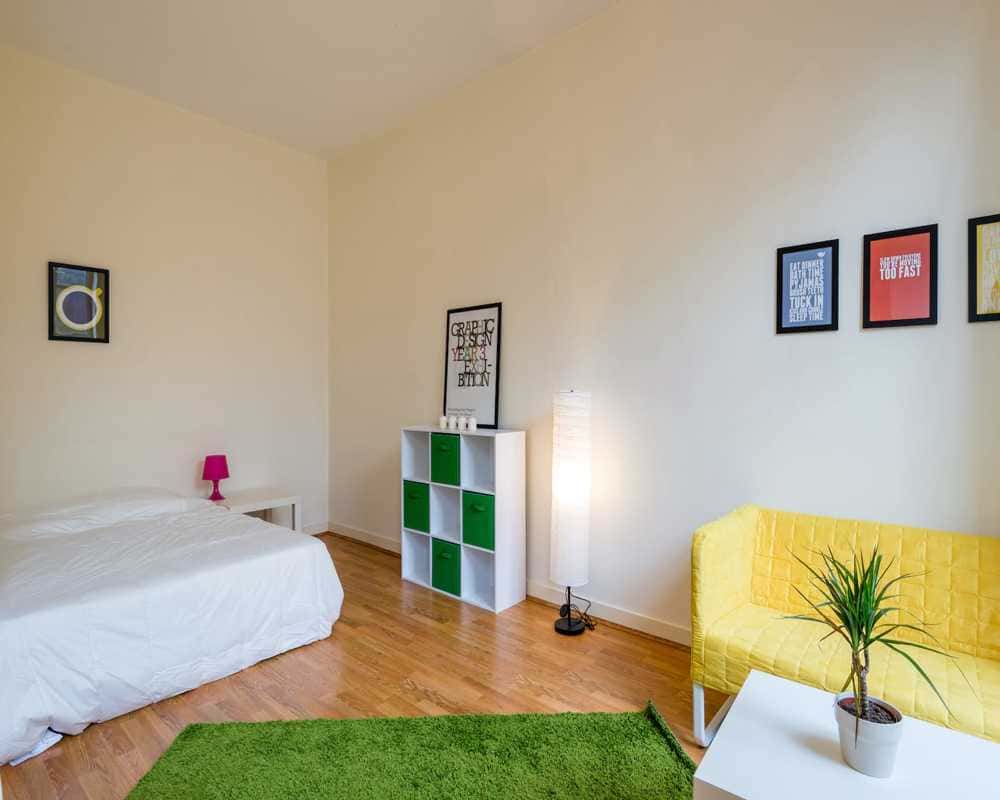 4 Bedrooms - 1 Bathroom - 1