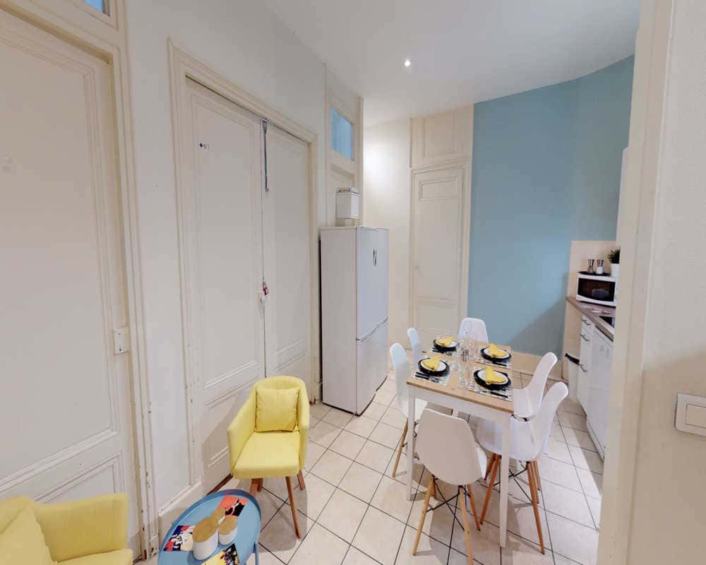 4 Bedrooms - 1 Bathroom - 5