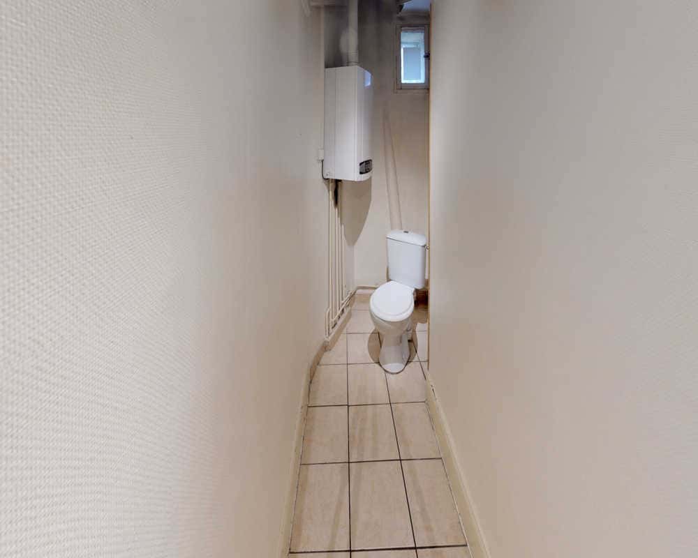 4 Bedrooms - 1 Bathroom - 11
