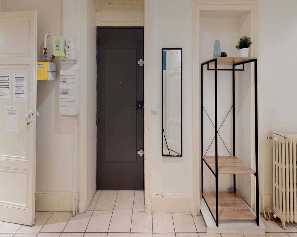 4 Bedrooms - 1 Bathroom - 4