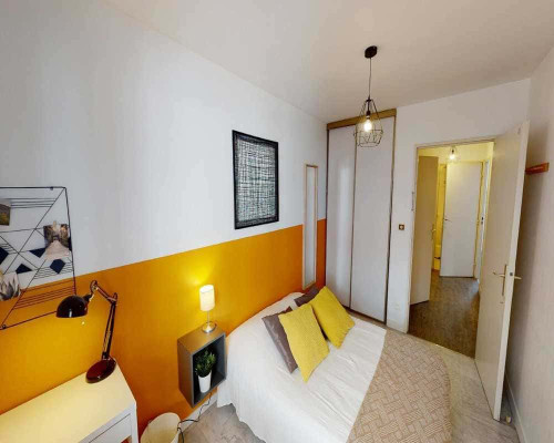 Chambre dans le rue Cavenne