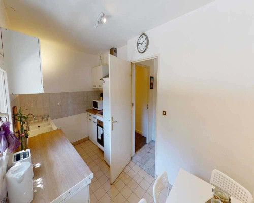 Chambre dans le rue Cavenne