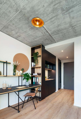 Classic Patio/Balcony 2nd Floor - Long Term