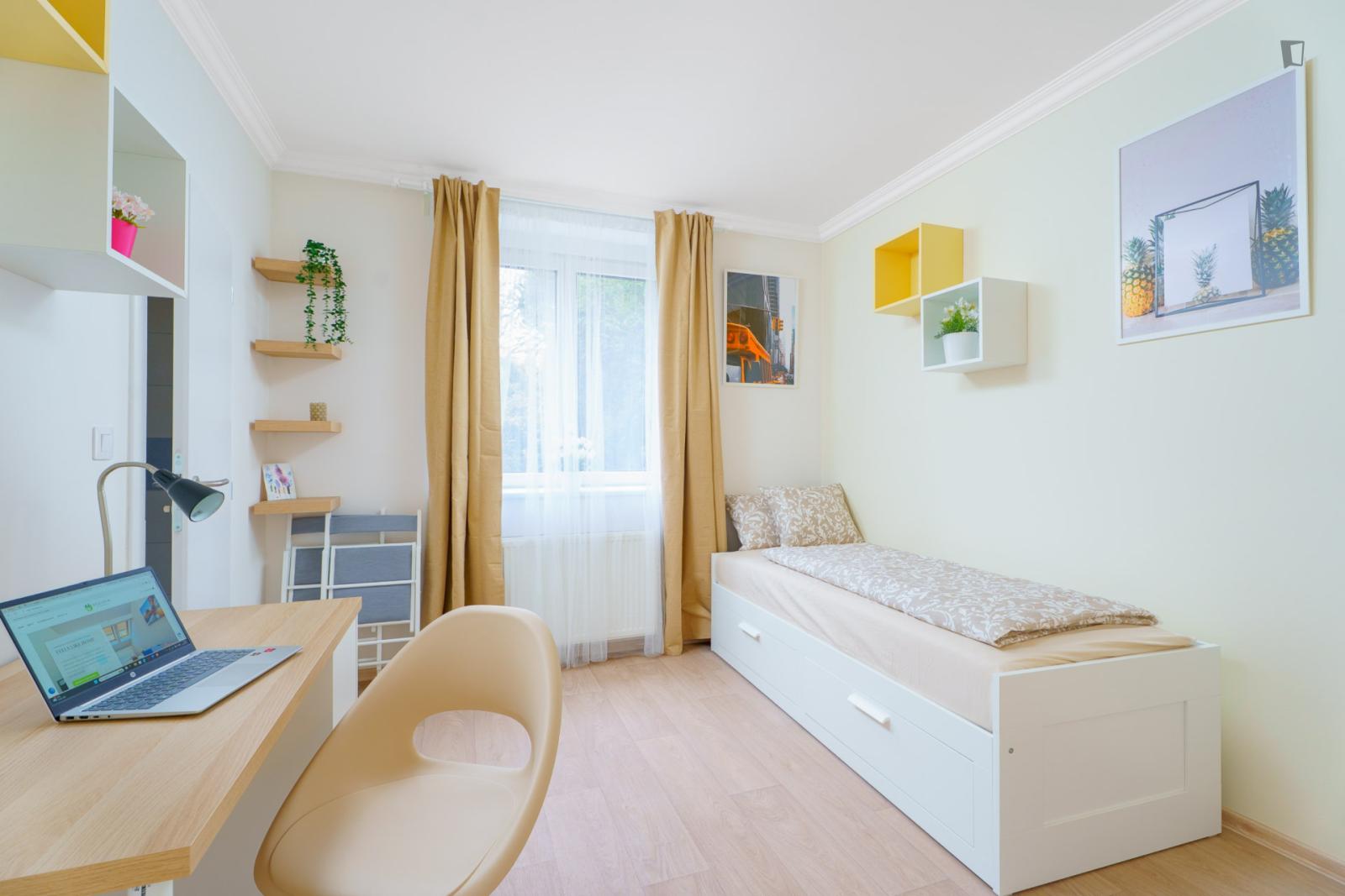 Bright Little Studio Near Kačerov Metro Station - Bright little studio near Kačerov metro station - Gallery - 1