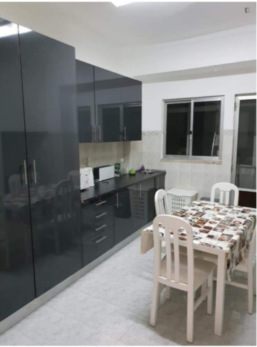 Nice Single Bedroom close to Arroios Market