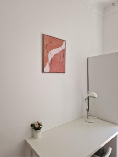 Bright Single Bedroom with a balcony close to Arroios Metro