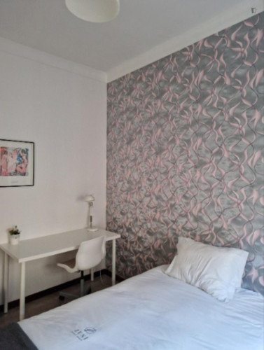 Comfy Single Bedroom close to Penha de França View Point