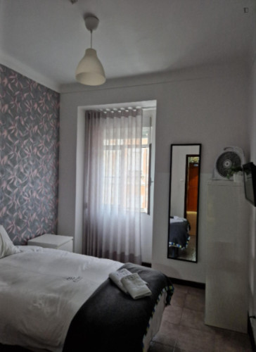Comfy Single Bedroom close to Penha de França View Point