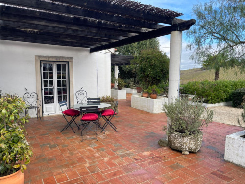 3-bedroom house, with outdoor area