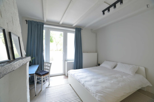 Welcoming double ensuite bedroom in Etterbeek - Gallery - 3