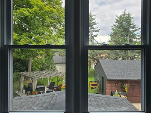 Room in Dearborn Historic District 