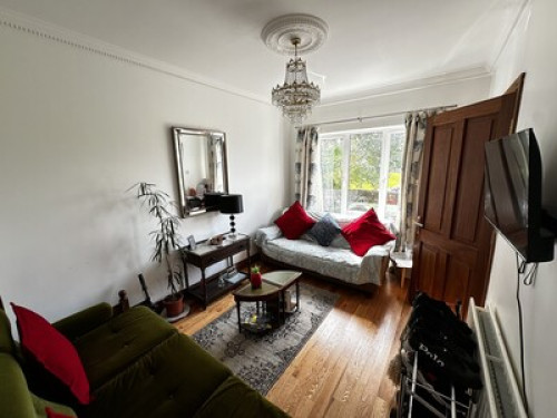 Spacious Home in Desirable Location - Gallery - 12