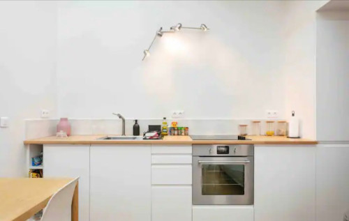 Charming Unique Cottage in a Private Courtyard in the Heart of Paris