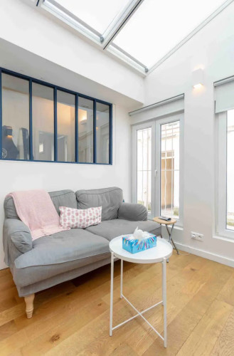 Charming Unique Cottage in a Private Courtyard in the Heart of Paris