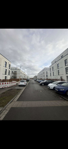 Furnished new-build apartment (2024, approx. 50 m²) with fiber-optic internet – high-end features – sublet